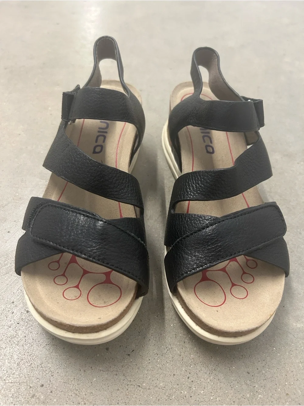 Bionica Woman's Ankle Strap Black Leather Platform Wedge Sandal Size 9